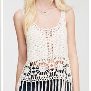 Miss Kelly
Sunburst top knitted 
Cream color 
Size M
Gently used
#324A